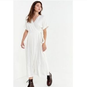 Like new UO linen Gabrielle wrap dress